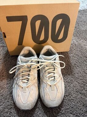 Yeezy 700 Salt